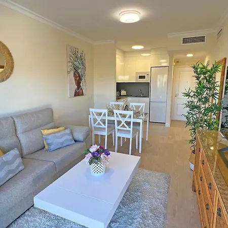 Luxury Beachside In Apartment *