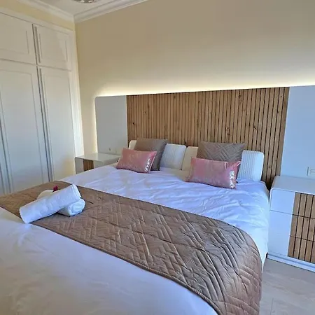 Apartment Luxury Beachside In